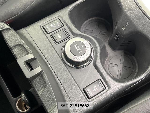 Nissan X-TRAIL 2015-09 8277530-5