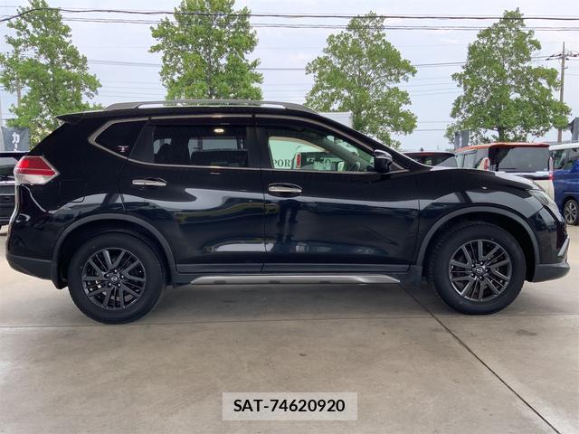 Nissan X-TRAIL 2015-08 8277827-3
