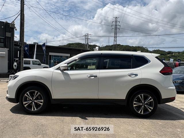 Nissan X-TRAIL 2019-05 8278120-11