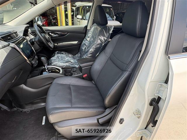 Nissan X-TRAIL 2019-05 8278120-4