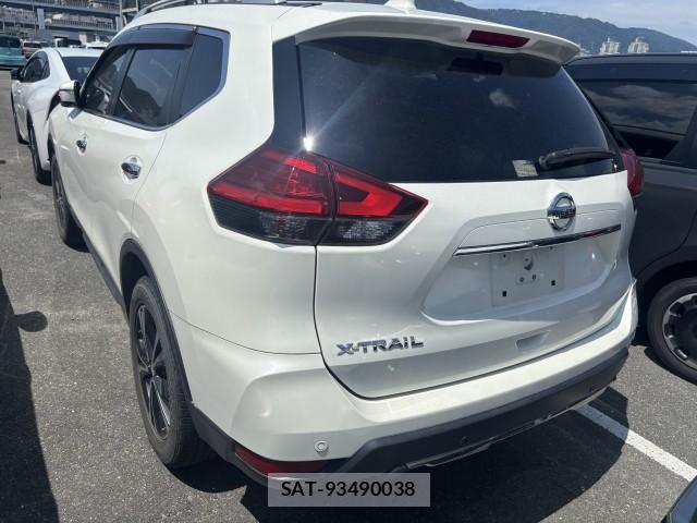 Nissan X-TRAIL 2017-08 8278991-3
