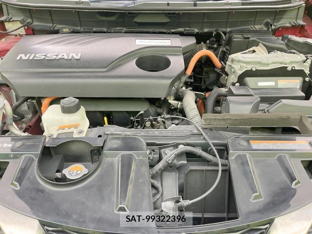 Nissan X-TRAIL 2015-12 8279962-17