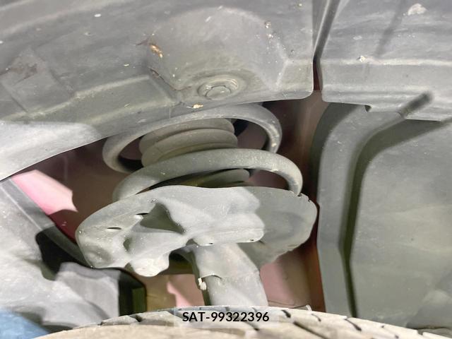 Nissan X-TRAIL 2015-12 8279962-19