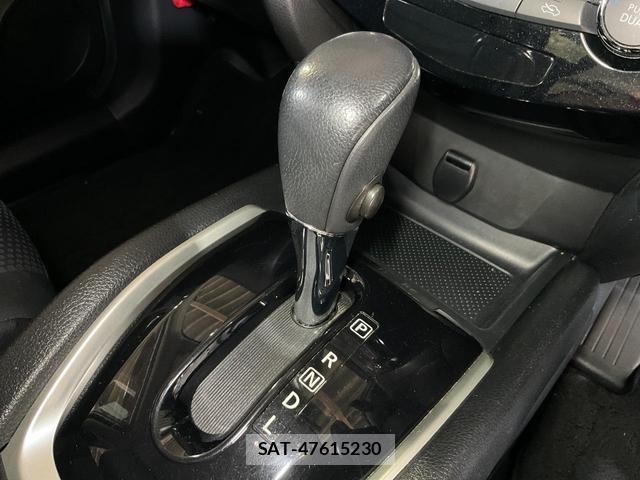 Nissan X-TRAIL 2015-06 8280814-17