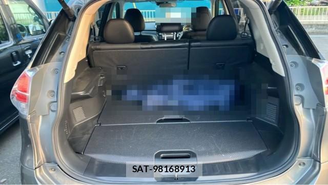 Nissan X-TRAIL 2017-05 8280927-17