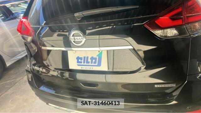 Nissan X-TRAIL 2018-03 8281120-1