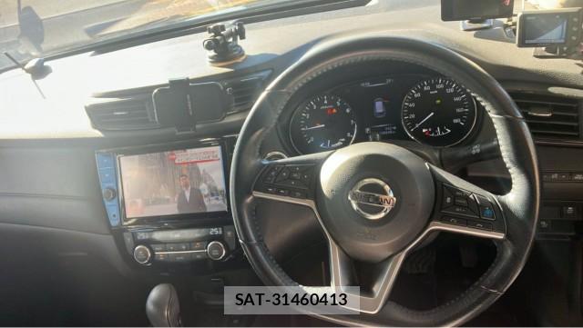 Nissan X-TRAIL 2018-03 8281120-16