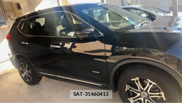 Nissan X-TRAIL 2018-03 8281120-3