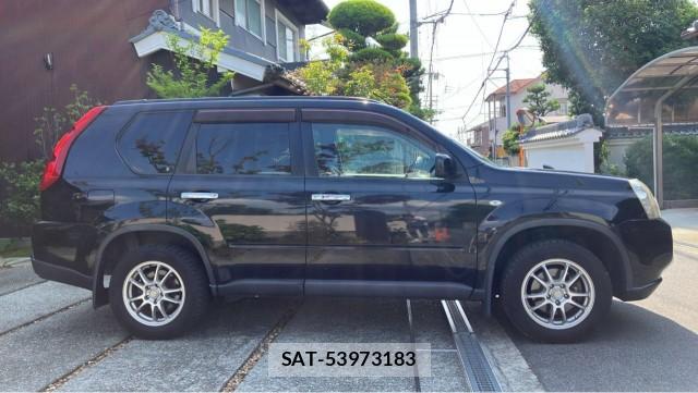 Nissan X-TRAIL 2010-03 8281138-3