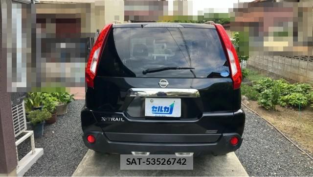 Nissan X-TRAIL 2013-09 8281676-1
