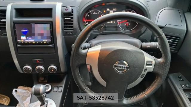 Nissan X-TRAIL 2013-09 8281676-16