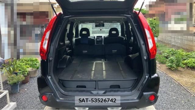 Nissan X-TRAIL 2013-09 8281676-17