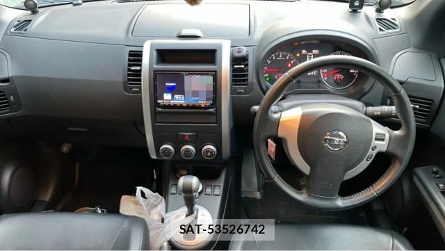 Nissan X-TRAIL 2013-09 8281676-2