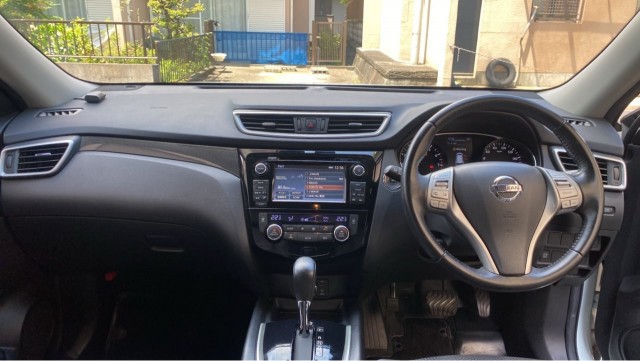 Nissan X-TRAIL 2014-03 8281767-2