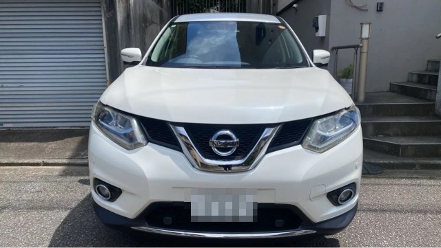 Nissan X-TRAIL 2014-03 8281767-9