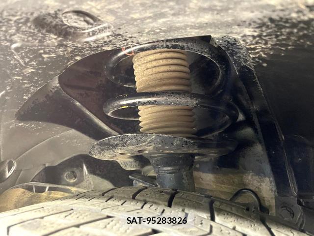 Nissan X-TRAIL 2013-10 8281803-19