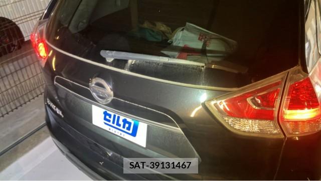 Nissan X-TRAIL 2015-07 8281953-1