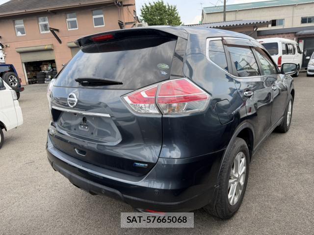 Nissan X-TRAIL 2014-12 8282684-11