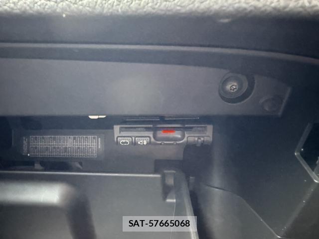 Nissan X-TRAIL 2014-12 8282684-18