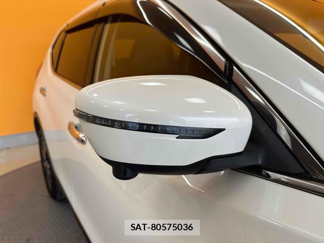 Nissan X-TRAIL 2017-10 8282784-12