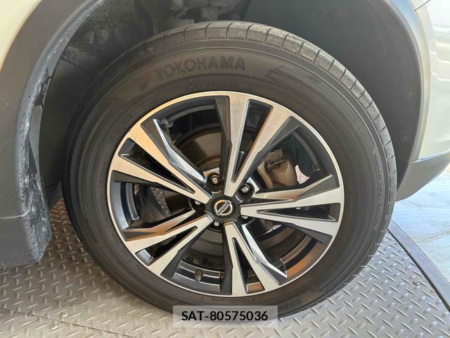 Nissan X-TRAIL 2017-10 8282784-16