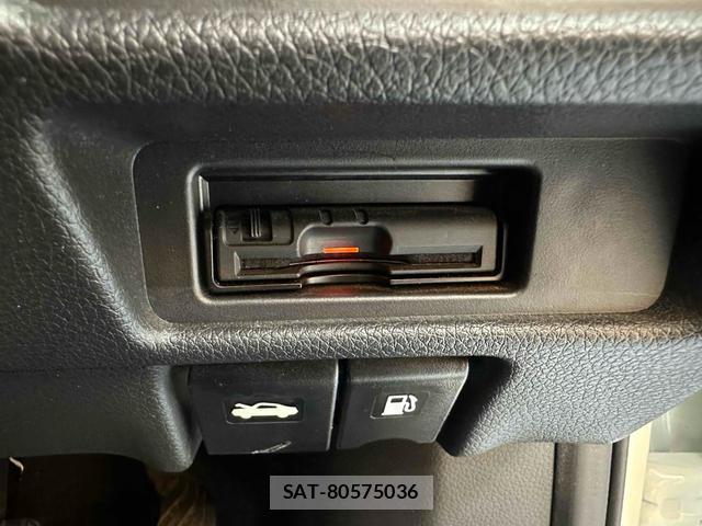 Nissan X-TRAIL 2017-10 8282784-3