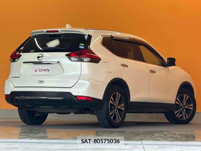 Nissan X-TRAIL 2017-10 8282784-8