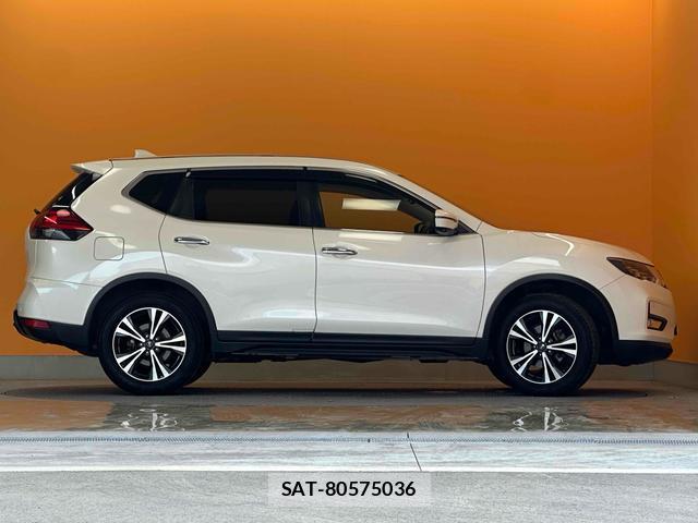 Nissan X-TRAIL 2017-10 8282784-9