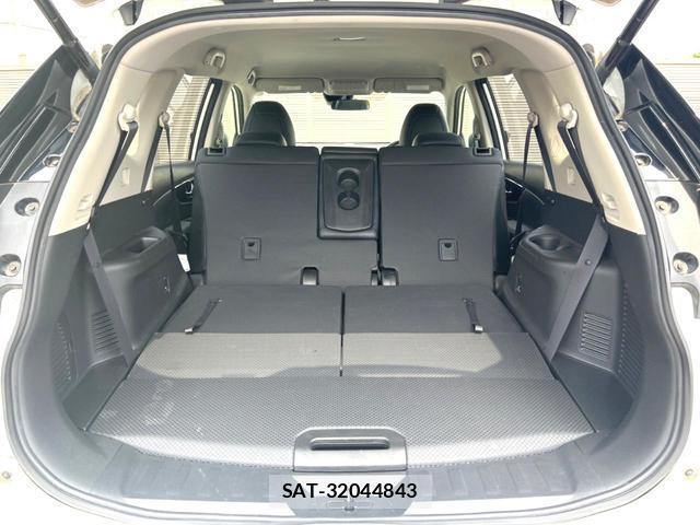 Nissan X-TRAIL 2018-10 8283166-10