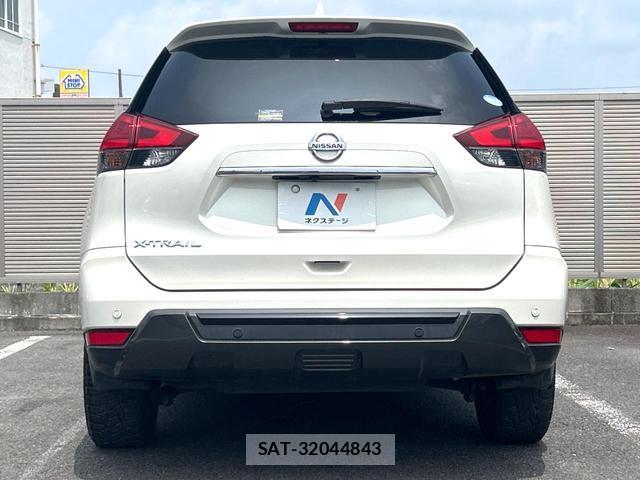 Nissan X-TRAIL 2018-10 8283166-15