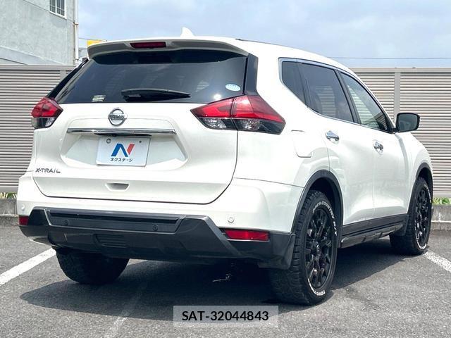 Nissan X-TRAIL 2018-10 8283166-17