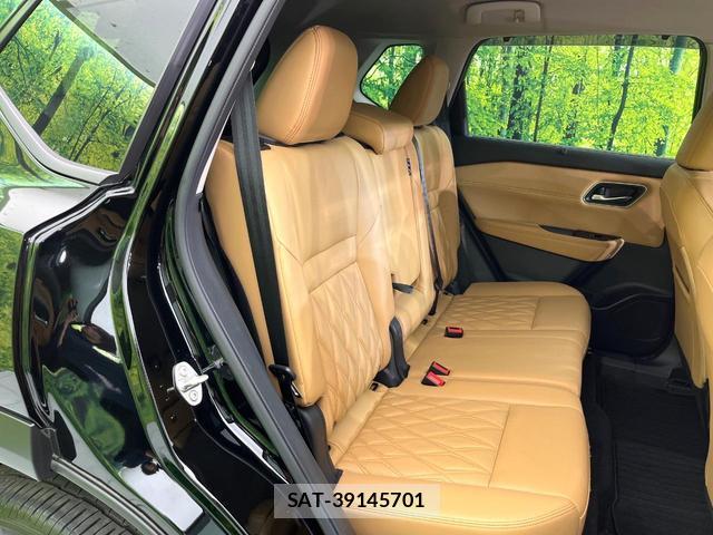 Nissan X-TRAIL 2023-07 8283582-9