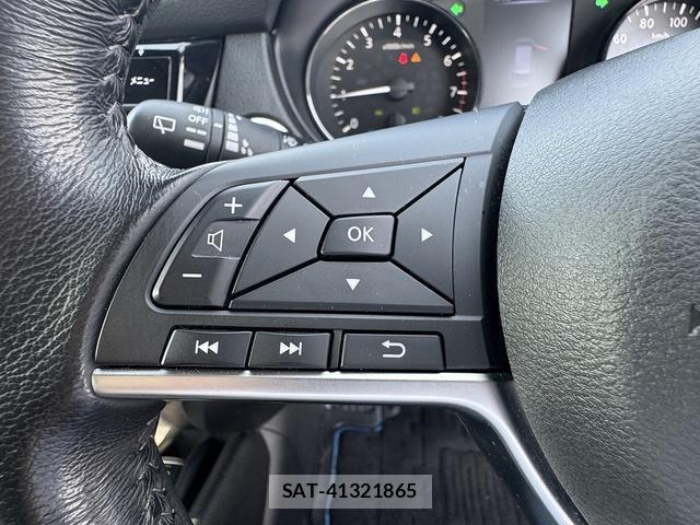 Nissan X-TRAIL 2018-05 8283700-10