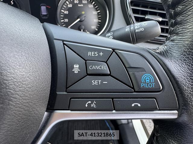 Nissan X-TRAIL 2018-05 8283700-11