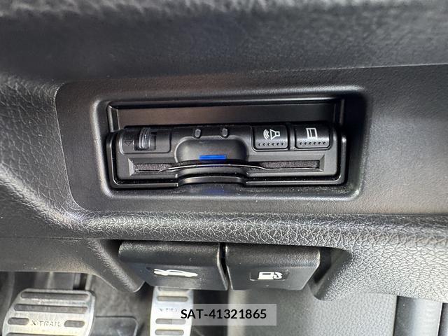 Nissan X-TRAIL 2018-05 8283700-7