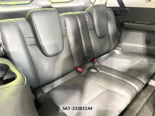 Nissan X-TRAIL 2018-05 8284489-9