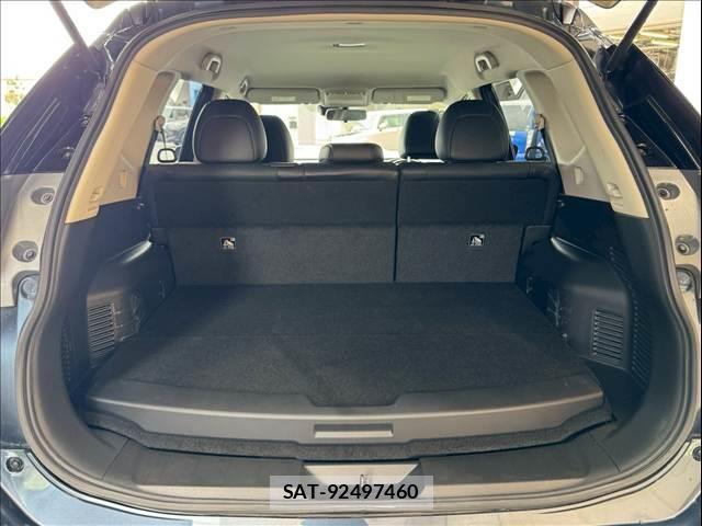 Nissan X-TRAIL 2015-11 8285777-12