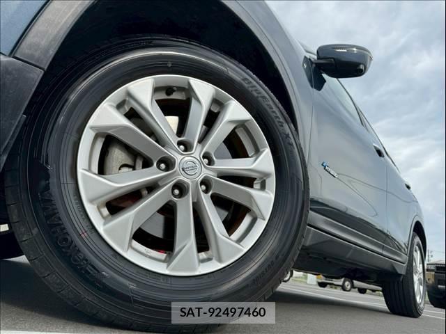 Nissan X-TRAIL 2015-11 8285777-18