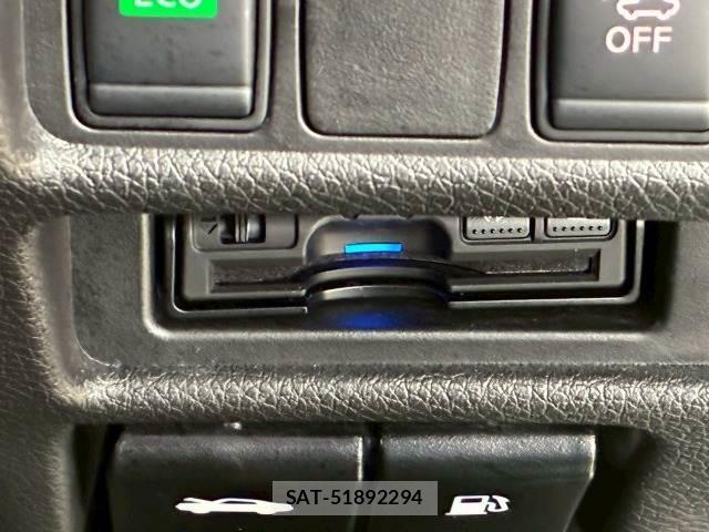 Nissan X-TRAIL 2019-06 8285788-4
