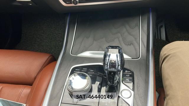 Bmw X7 2021-10 8280869-14