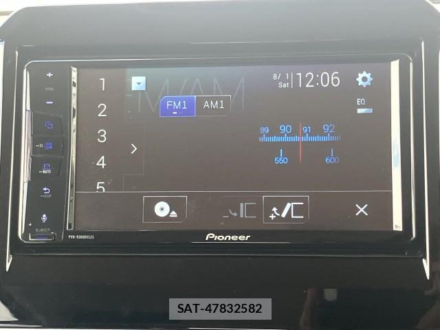 Suzuki X BEE 2022-08 8283661-4