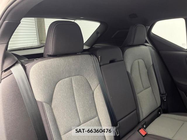 Volvo XC40 2022-10 8277061-12