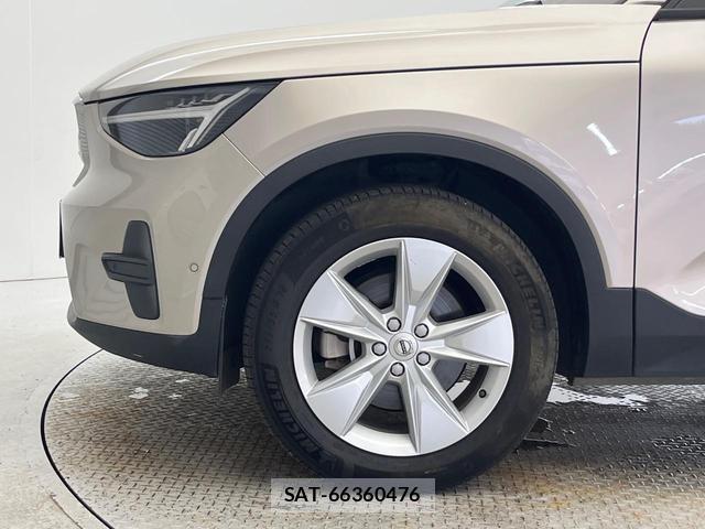 Volvo XC40 2022-10 8277061-15