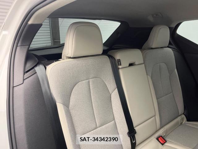 Volvo XC40 2019-08 8277063-12