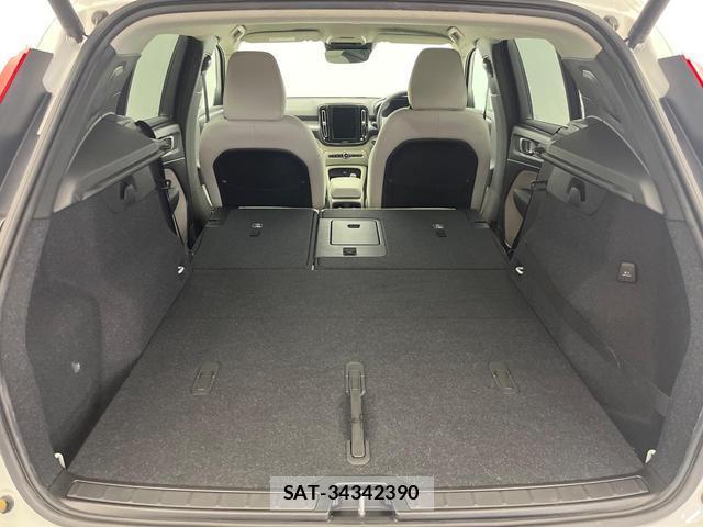 Volvo XC40 2019-08 8277063-13
