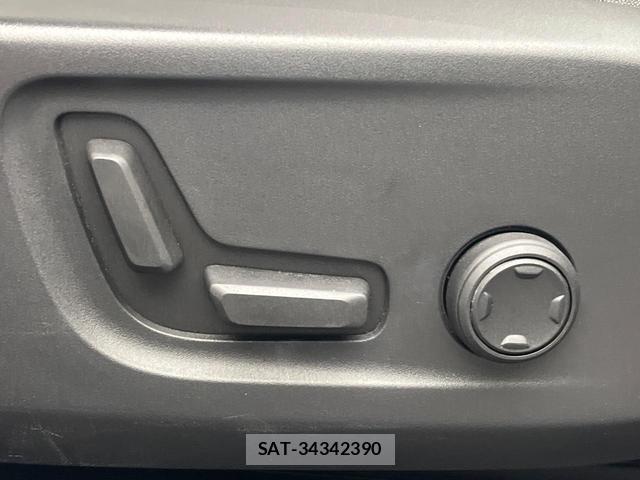 Volvo XC40 2019-08 8277063-7