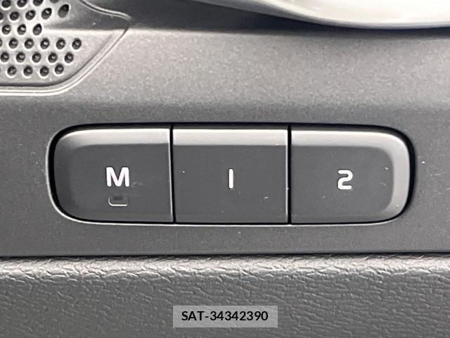 Volvo XC40 2019-08 8277063-8