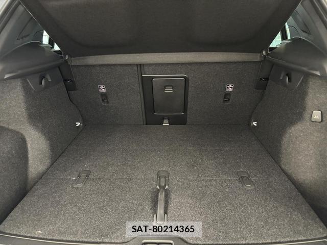Volvo XC40 2025-09 8277678-13