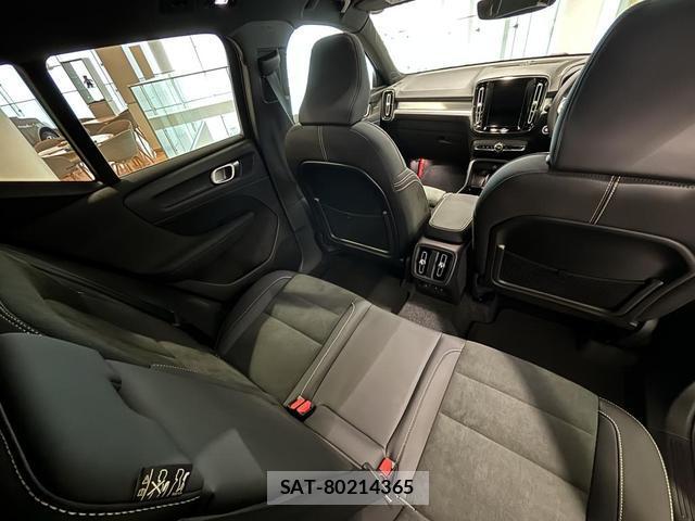 Volvo XC40 2025-09 8277678-5