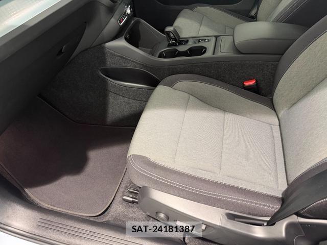 Volvo XC40 2024-09 8277680-11